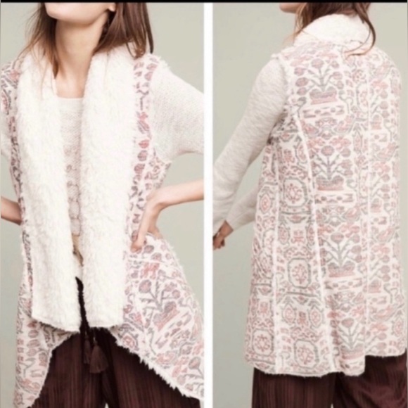 Super warm, comfy vest from anthropology! Cute with any outfit. - Picture 2 of 5